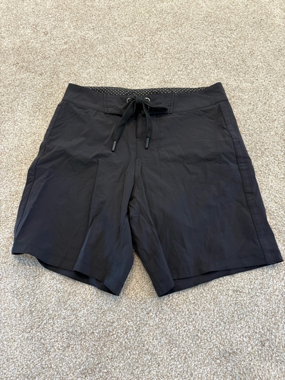 Lululemon men board shorts size 30